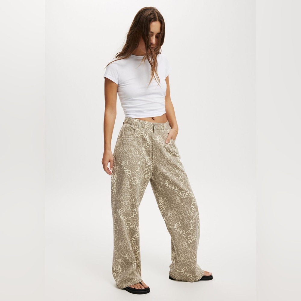 NWT Cotton On Low Super Baggy Jeans in Rory Leopard Print